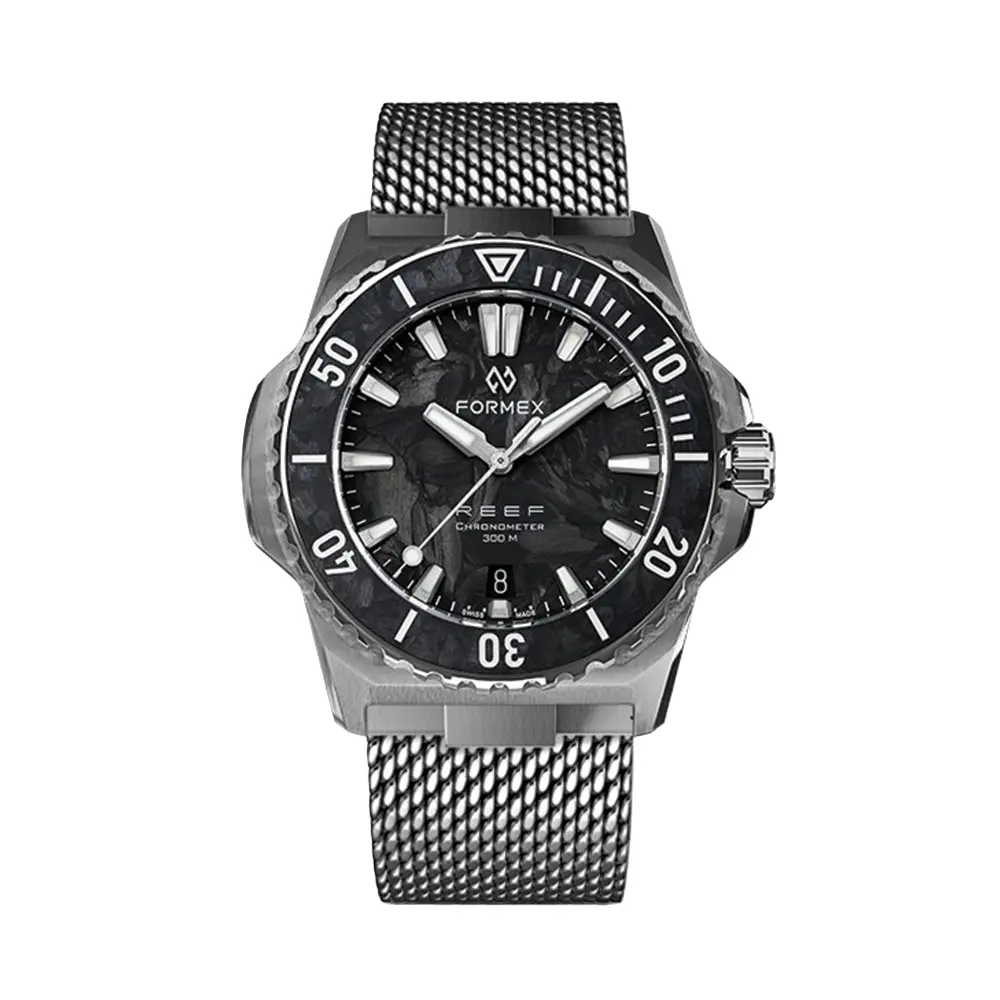 Reef Automatic Cosc 300M Forged Carbon 39.5Mm - Black On Bracelet 8