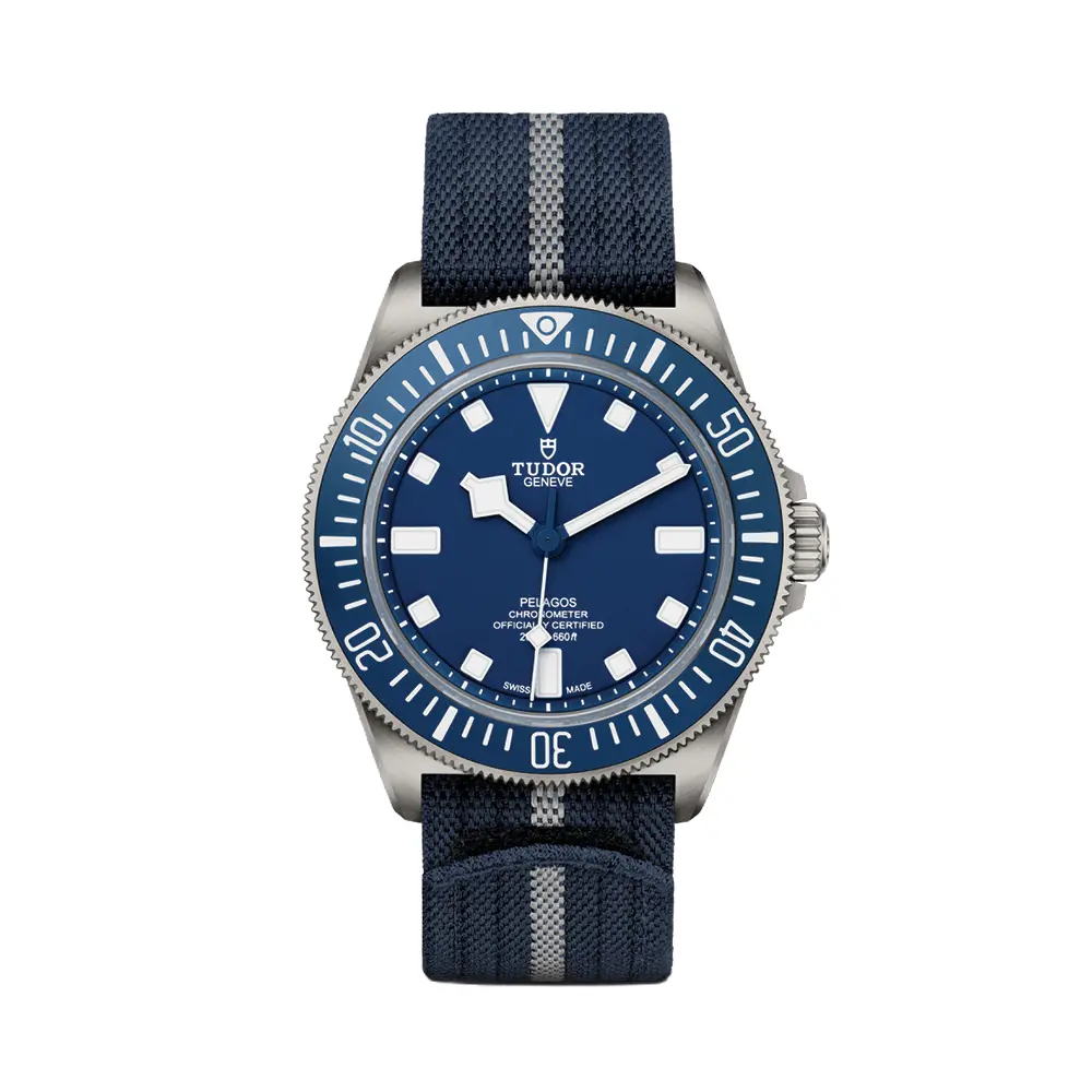 Pelagos Fxd Titanium 42Mm - Blue On Fabric Strap W/ Extra Rubber Strap 1