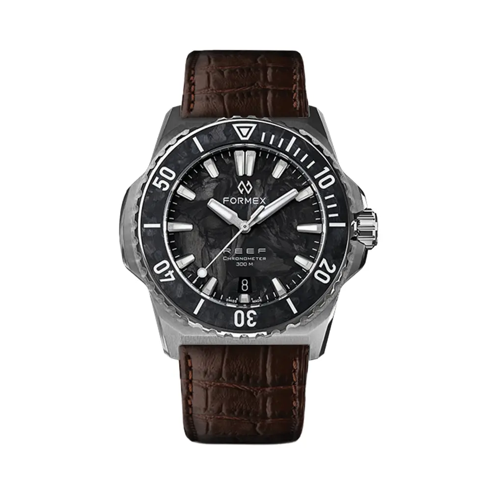 Reef Automatic Cosc 300M Forged Carbon 39.5Mm - Black On Bracelet 11