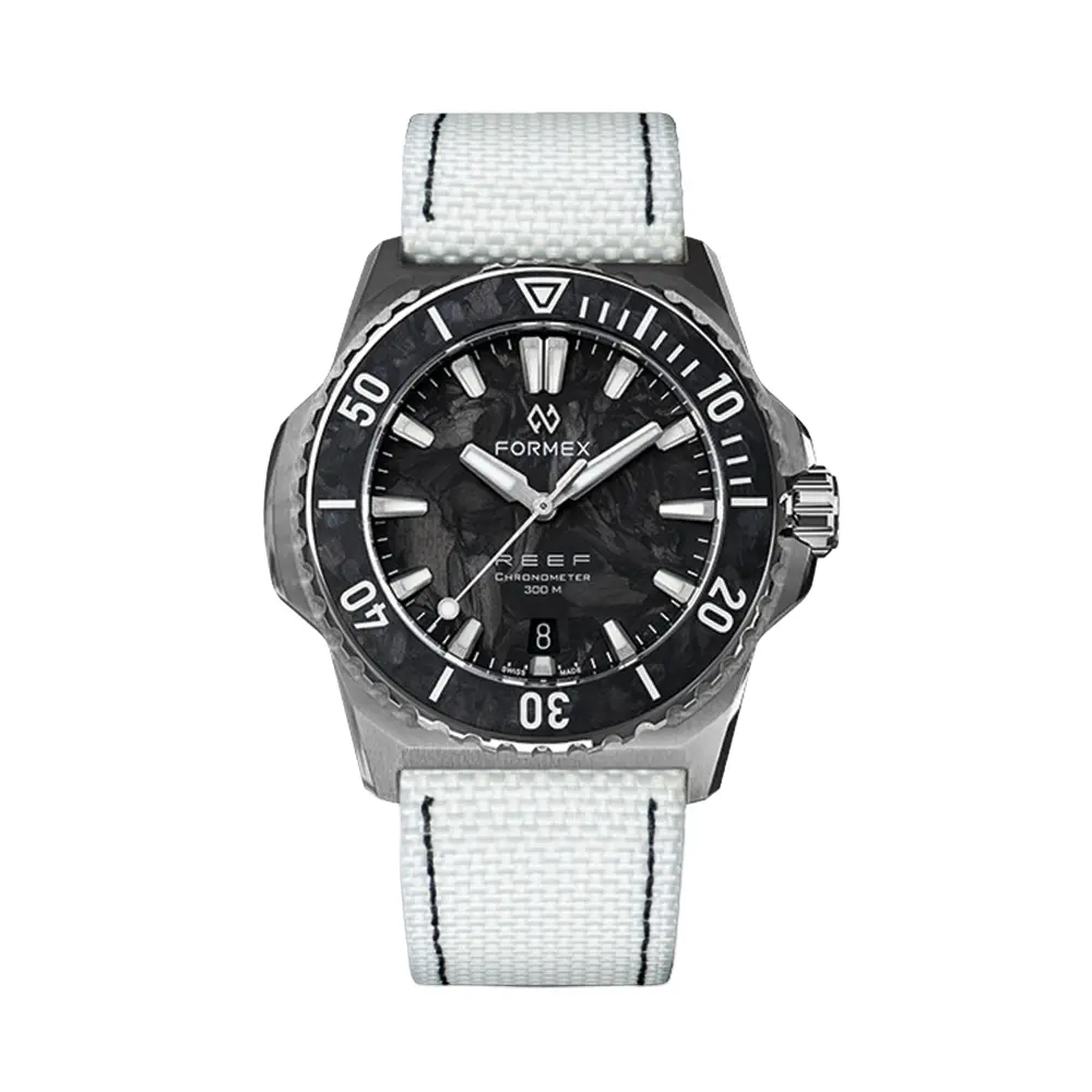 Reef Automatic Cosc 300M Forged Carbon 39.5Mm - Black On Bracelet 12
