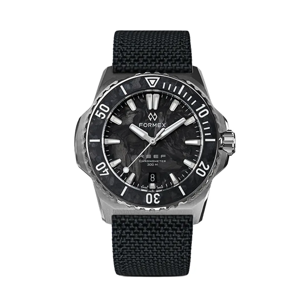 Reef Automatic Cosc 300M Forged Carbon 39.5Mm - Black On Bracelet 7