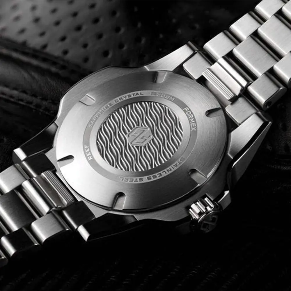 Reef Automatic Cosc 300M Forged Carbon 39.5Mm - Black On Bracelet 7