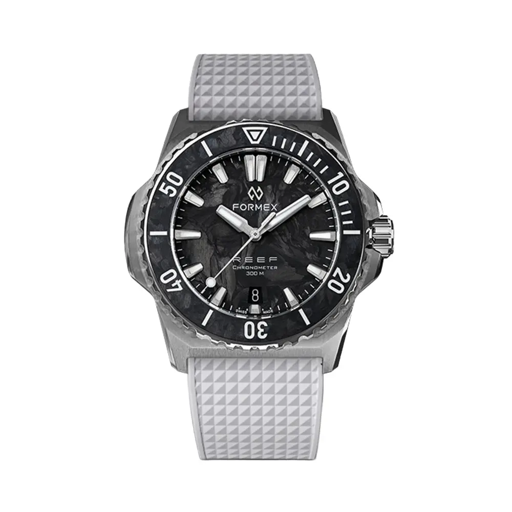 Reef Automatic Cosc 300M Forged Carbon 39.5Mm - Black On Bracelet 9