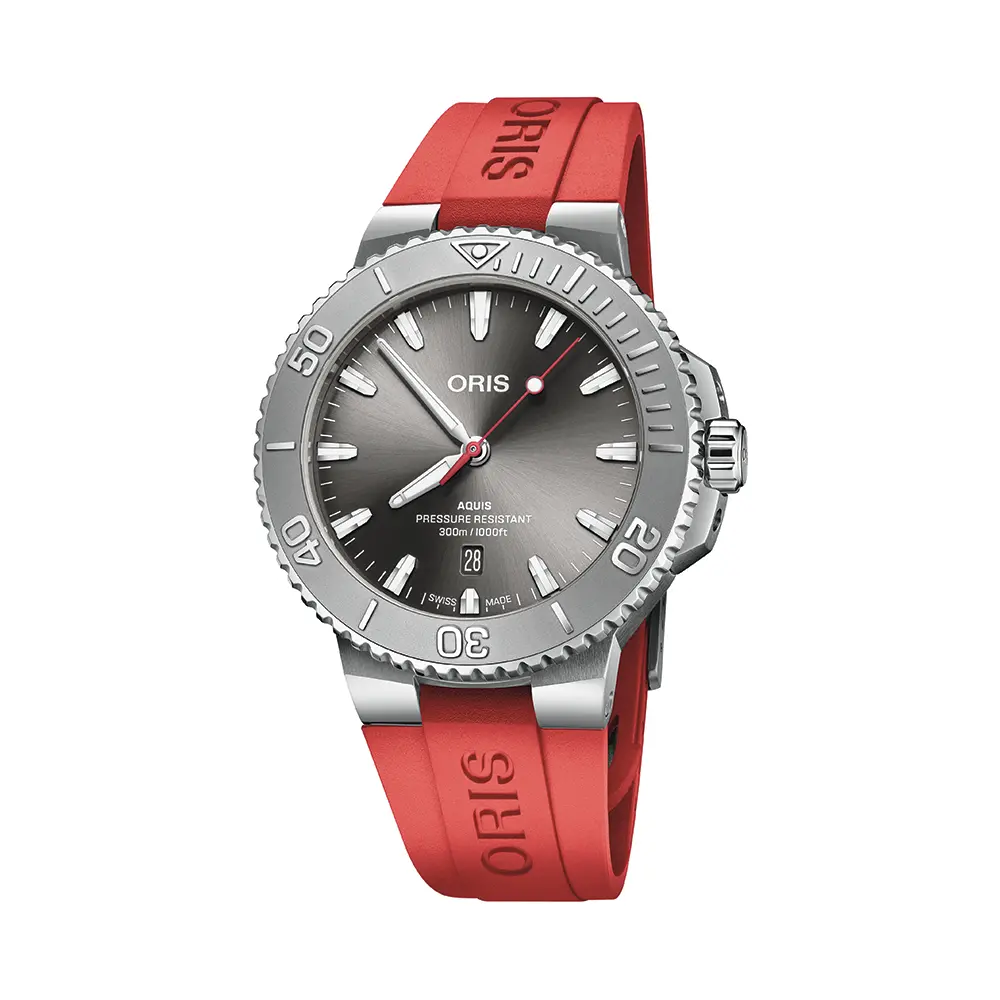 Aquis Date Relief 43.5Mm - Silver On Rubber Strap 1