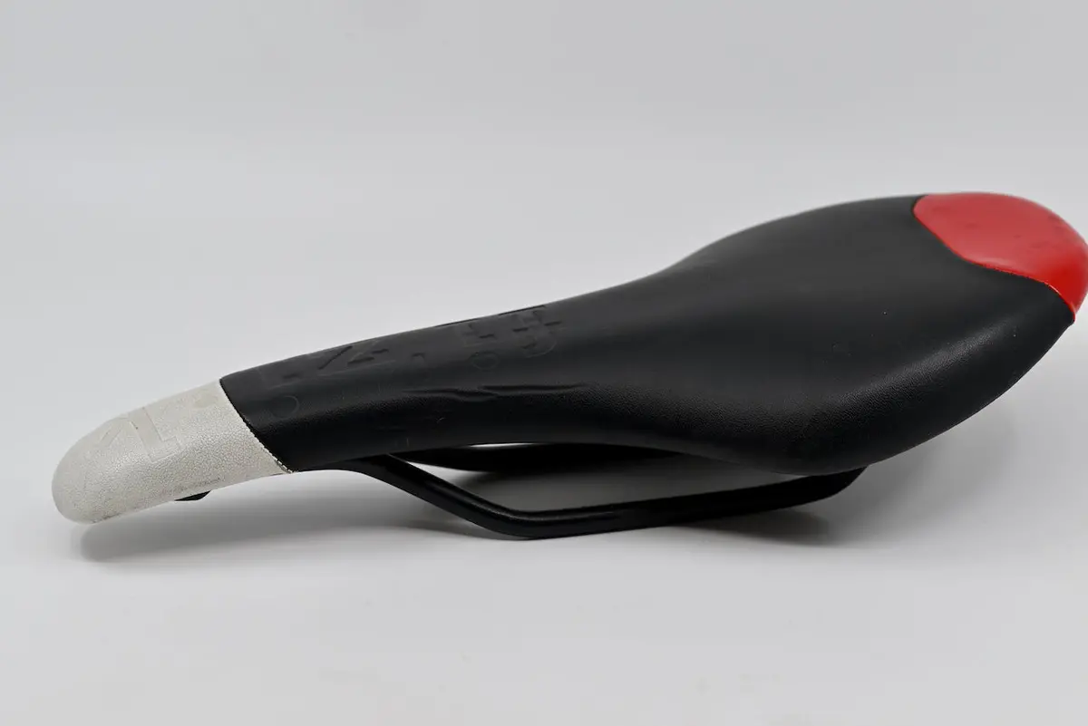 Fizik Tundra 2 Manganese Rails 1