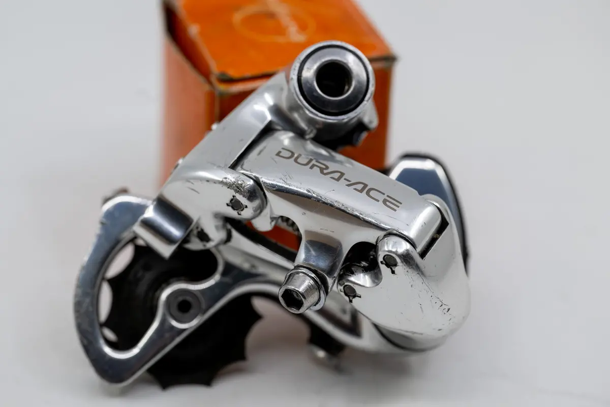 Shimano Duraace Rd-7700 Short Cage 9 Speed Rear Derailleur 1