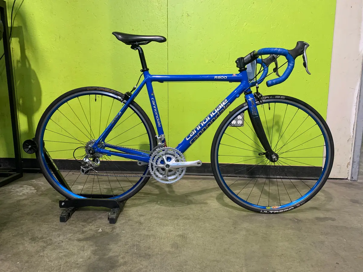 50Cm/ 19" Cannondale R800 Road Bike Blue 1