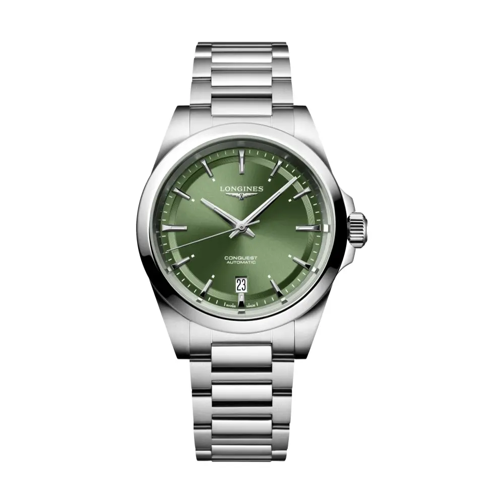 Conquest 38Mm - Green On Bracelet 1