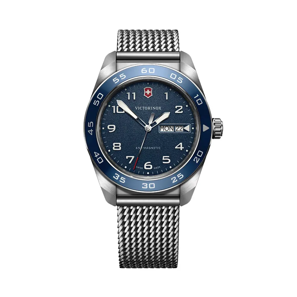 Swiss Army Quartz 42Mm - Blue On Bracelet 1
