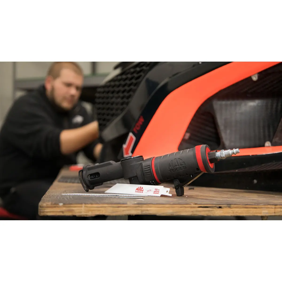 Heavy-Duty Geared Air Saw 1