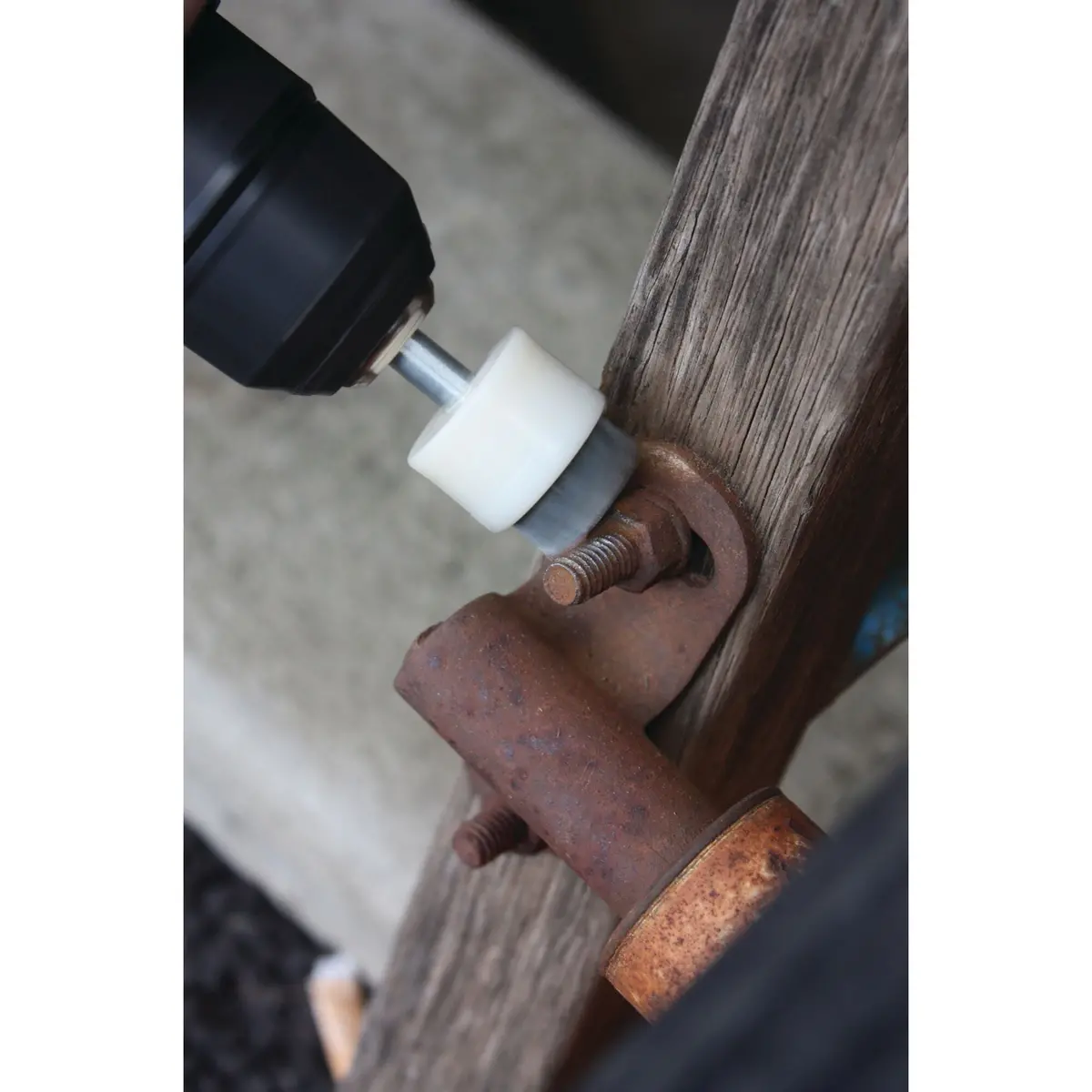 1/4" Hex Drive Battery Utility Brush 1